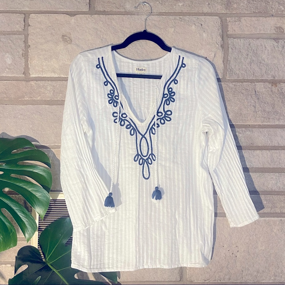 Hayley Small white cotton tunic with embroidery and tassels in blue!
